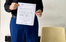 Rodolfo Hernández al inscribir su candidatura.