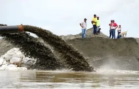 El trabajo de las dragas en el sector de 'Caregato'.