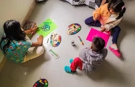 Lesly, Soleiny, Tien en una imagen compartida por el Bienestar Familiar. Falta Cristin, de un año