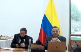 A la derecha Alait Freja, apoderado judicial de Day Vásquez.