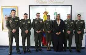 El director de la Policía y la MinEducación con altos oficiales.