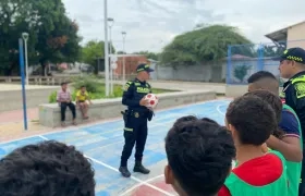 Labor social de la Policía en el barrio El Bosque. 