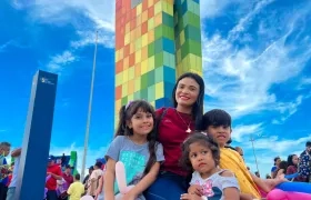 Asistentes a la celebración del quinto año de la 'Ventana al Mundo'.