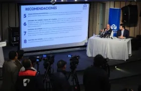 El defensor Carlos Camargo durante la presentación de la "Alerta temprana electoral"