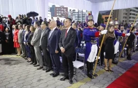 Las autoridades de Ecuador en la apertura de la jornada electoral este domingo