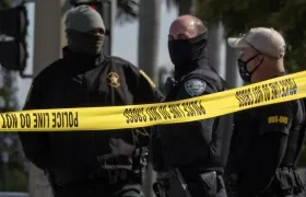 Policías en la ciudad de Jacksonville, epicentro del tiroteo
