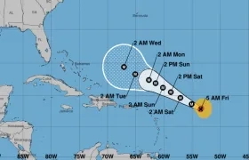 Trayectoria del huracán 'Lee' pronosticada por el Centro Nacional de Huracanes. 