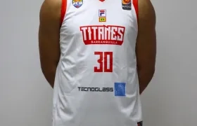 Eloy Vargas con la indumentaria de Titanes.