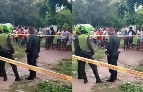 La Policía acordonó el área para la inspección del cuerpo. 