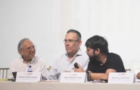 Ministro de Hacienda Ricardo Bonilla con el senador Efraín Cepeda y el Alcalde Jaime Pumarejo.