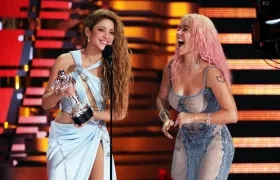 Shakira y Karol G.