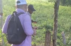 Curiosos en el sitio de los hechos en Las Piedras, el pasado 10 de septiembre.