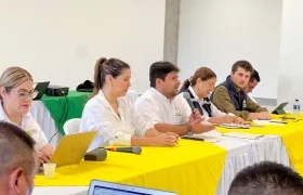 El Contralor Distrital de Barranquilla, Jairo Fandiño Vásquez, en la reunión en Sabanalarga