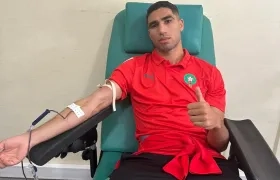 Achraf Hakimi compartió esta imagen en su cuenta de Twitter.