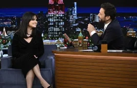 Selena Gómez en medio de una entrevista.