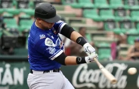 Pabel Manzanero, con un jonrón en el cuarto inning, produjo tres carreras para Caimanes. 