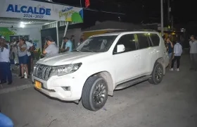 La camioneta del candidato Moisés Daza fue baleada.