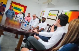 El candidato Eduardo Verano reunido con los transportadores en Coolitoral