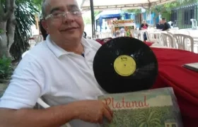 Manuel Henríquez con su pasión, la música.