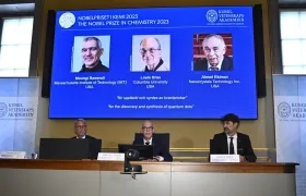 Los científicos Moungi G. Bawendi, Louis E. Brus y Alexei I. Ekimov.