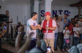 Santander Lopesierra Rosado, hijo de Samuel Santander Lopesierra Gutiérrez, en reciente acto proselitista en Maicao (La Guajira).