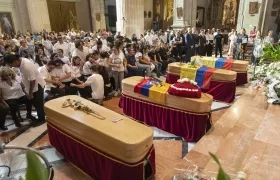 Sepelio de colombianos muertos en incendio en España.