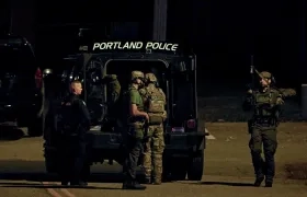 Las autoridades siguen buscando al principal sospechoso.