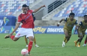 La pena máxima ejecutada por Stiwar Acuña, que marcó en segunda instancia luego de que atajara el portero Juan Jaramillo. 