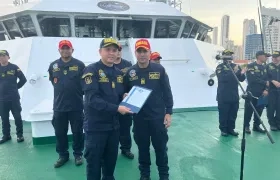 Entrega del certificado al buque ARC "Simón Bolívar"