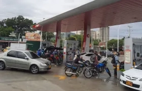 El aumento de la gasolina está previsto que se anuncie este lunes