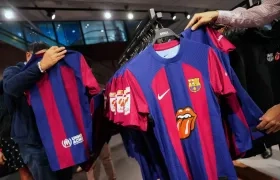 La camiseta edición especial del Barcelona con el logo de los Rolling Stones. 