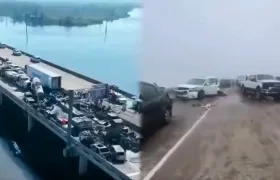 Vista aérea del accidente múltiple en Luisiana.