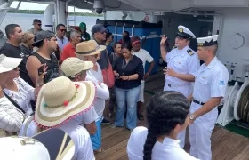 Visitantes en el buque ARC “Simón Bolívar”.