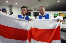 Lainiker Quiñones y Jesús de la Hoz celebrando su medalla de oro en los Juegos Nacionales.