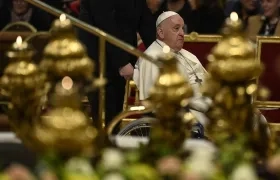 Papa Francisco dirige misa en la Plaza de San Pedro, Vaticano.