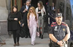 Shakira a su salida de la Audiencia de Barcelona tras aceptar el pago de una multa millonaria.