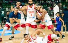 Eloy Vargas, Soren De Luque, Jose Lozano y Jesús Medina, jugadores de Titanes.