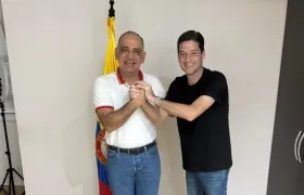 El senador liberal Mauricio Gómez con el alcalde electo de Santa Marta, Carlos Pinedo
