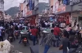 Momentos de pánico en pleno ataque a bala en el sepelio en Caicedonia