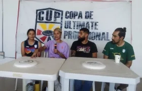 María Fernanda Galindo, Manuela Cárdenas, Jonathan Cantor y Diego Afanador durante el lanzamiento del Juego de Estrellas del Ultimate. 