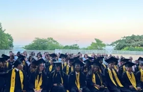 Graduandos del colegio 'Lomas del Peyé'.