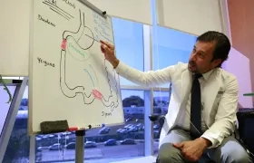 El médico José Antonio Castañeda habla sobre la cirugía.