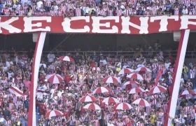 Hinchas junioristas. 