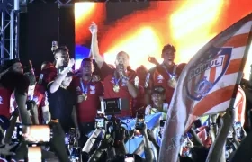 Los jugadores de Junior celebrando en La Ventana de Campeones. 