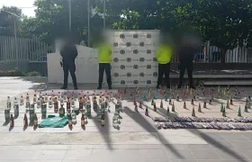  Licor adulterado y pólvora decomisada en Cartagena.