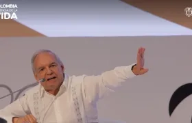 Ricardo Bonilla, Ministro de Hacienda. 