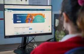 Una de las opciones es el Web Chat de la página www.air-e.com.