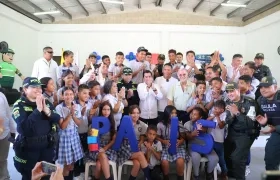 Gobernador Eduardo Verano junto a Carlos Bacca.