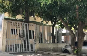 La mujer fue asesinada en una casa abandonada donde presuntamente vendía estupefacientes.