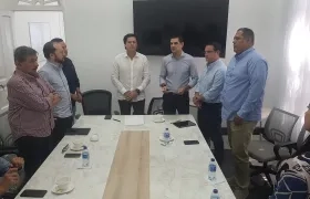 El Personero Miguel Ángel Alzate con los gremios económicos. 